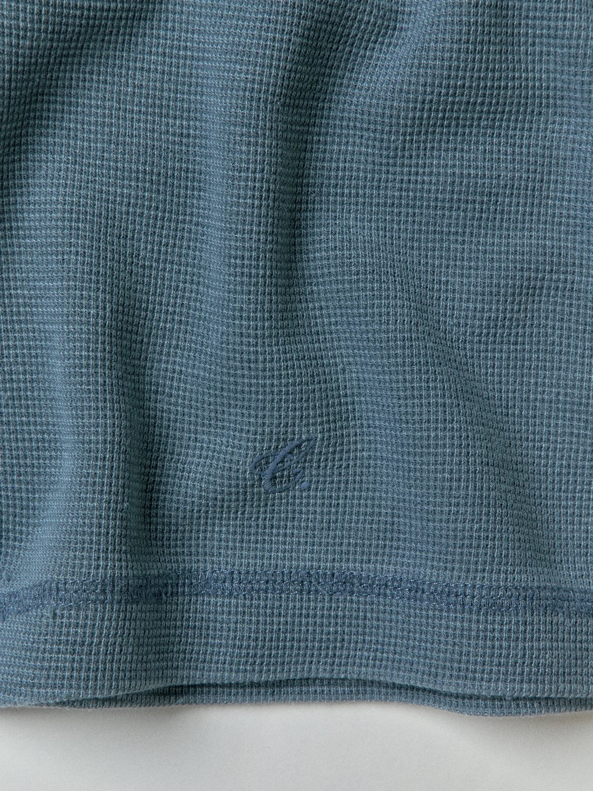 Moccasin Memory Textured Henley — Navy